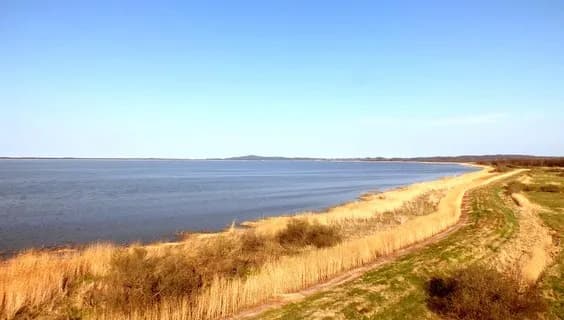 Jezioro Gardno atrakcje - odkryj ukryte skarby i przygody w okolicy