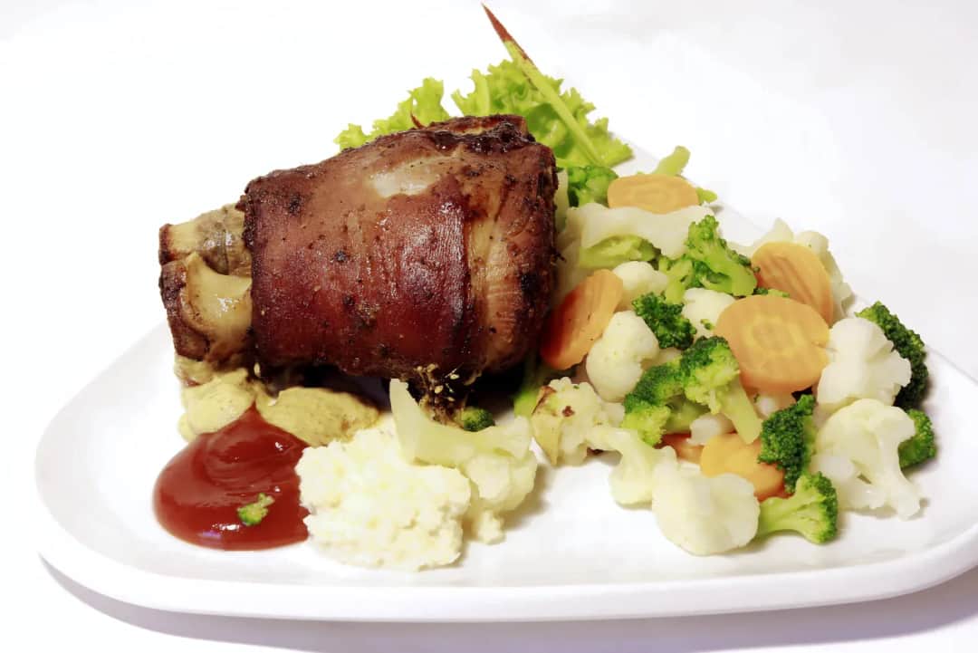 Gdzie zjeść golonkę? Najlepsze restauracje w Polsce, które musisz odwiedzić