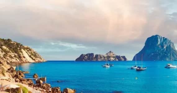 Najlepsze atrakcje na Ibizie, które musisz zobaczyć podczas wakacji Najlepsze atrakcje na Ibizie, które musisz zobaczyć podczas wakacji